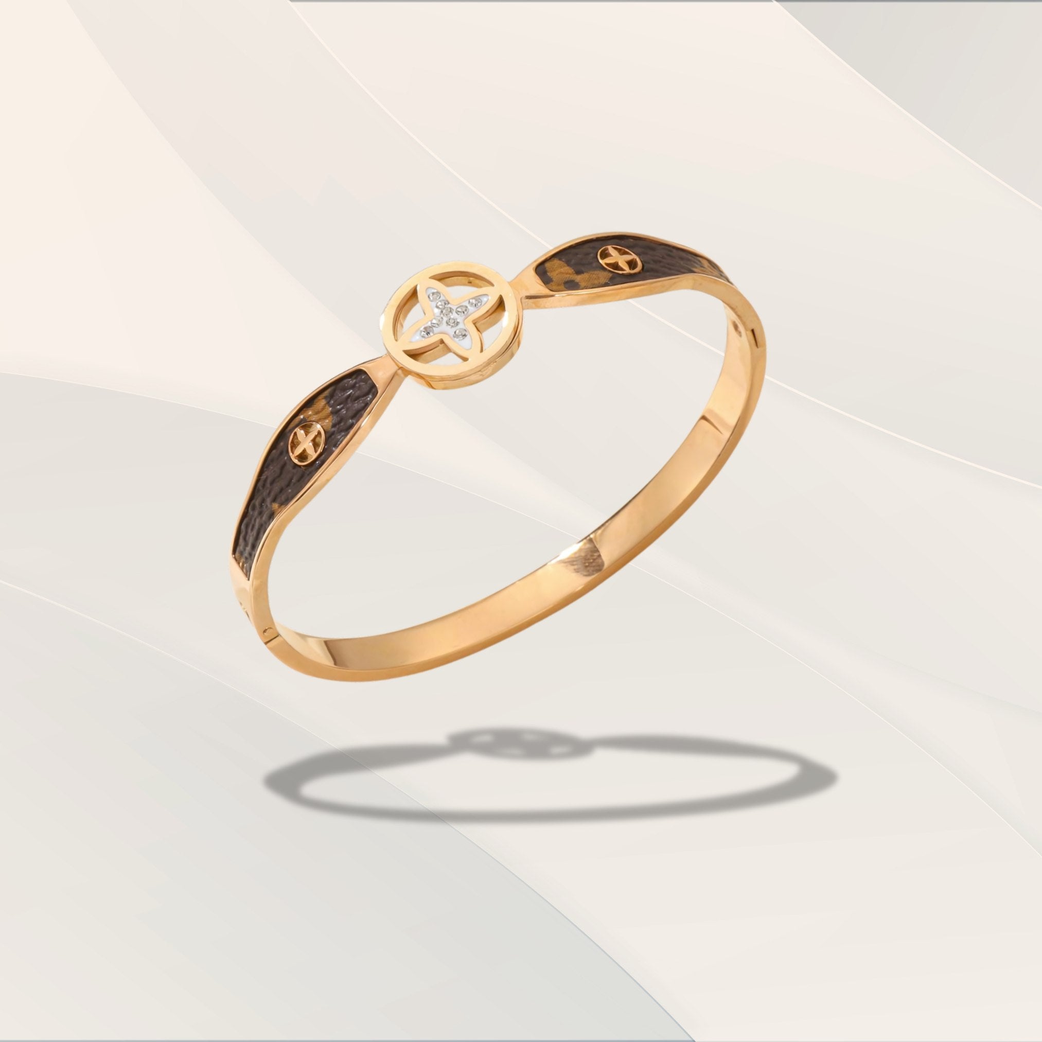 Timeless Elegance: Gold Bracelet with Diamond Heart - Platsilgo