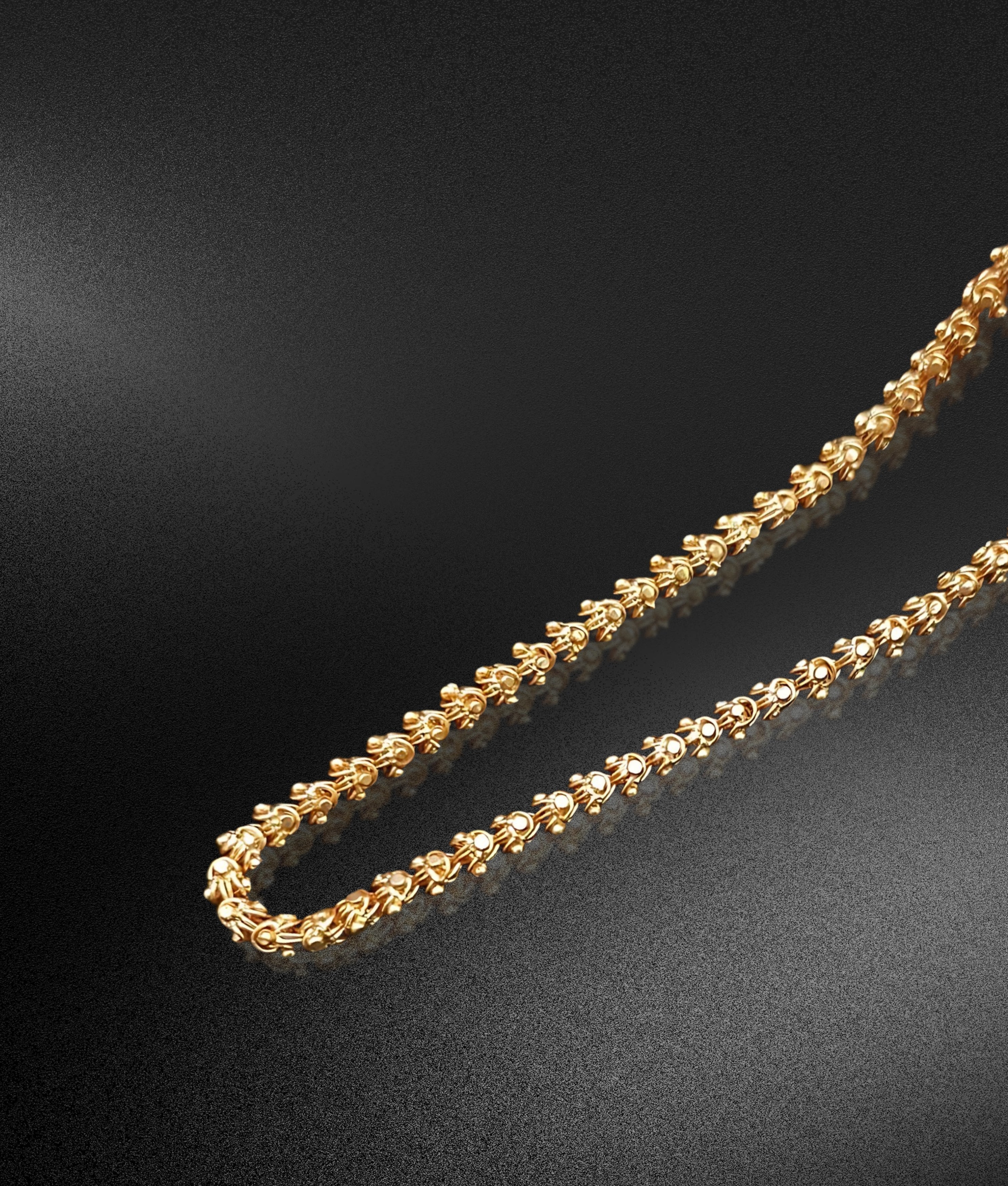 Exquisite luxurious gold  chain