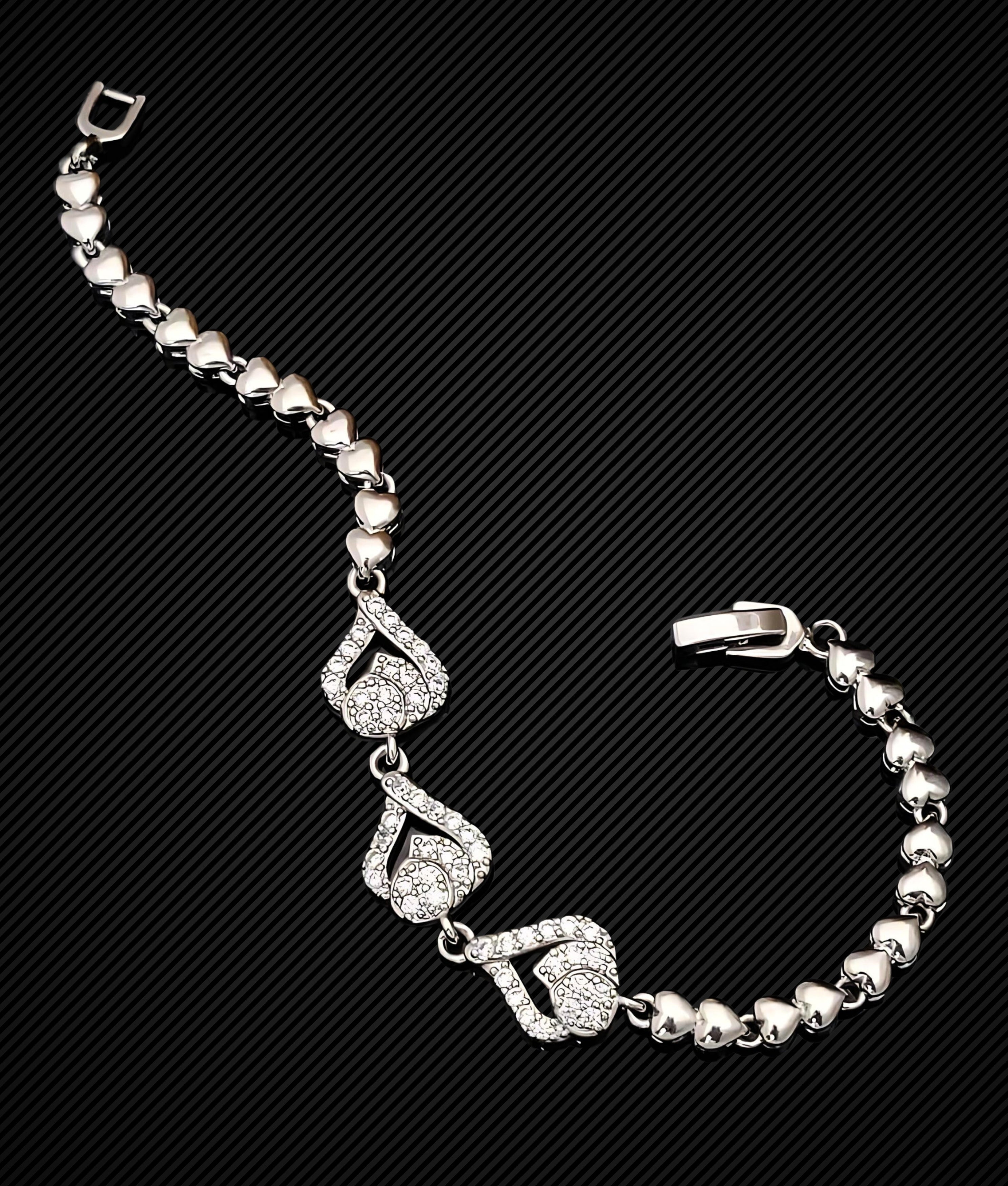 Sparkling Heart Bracelet