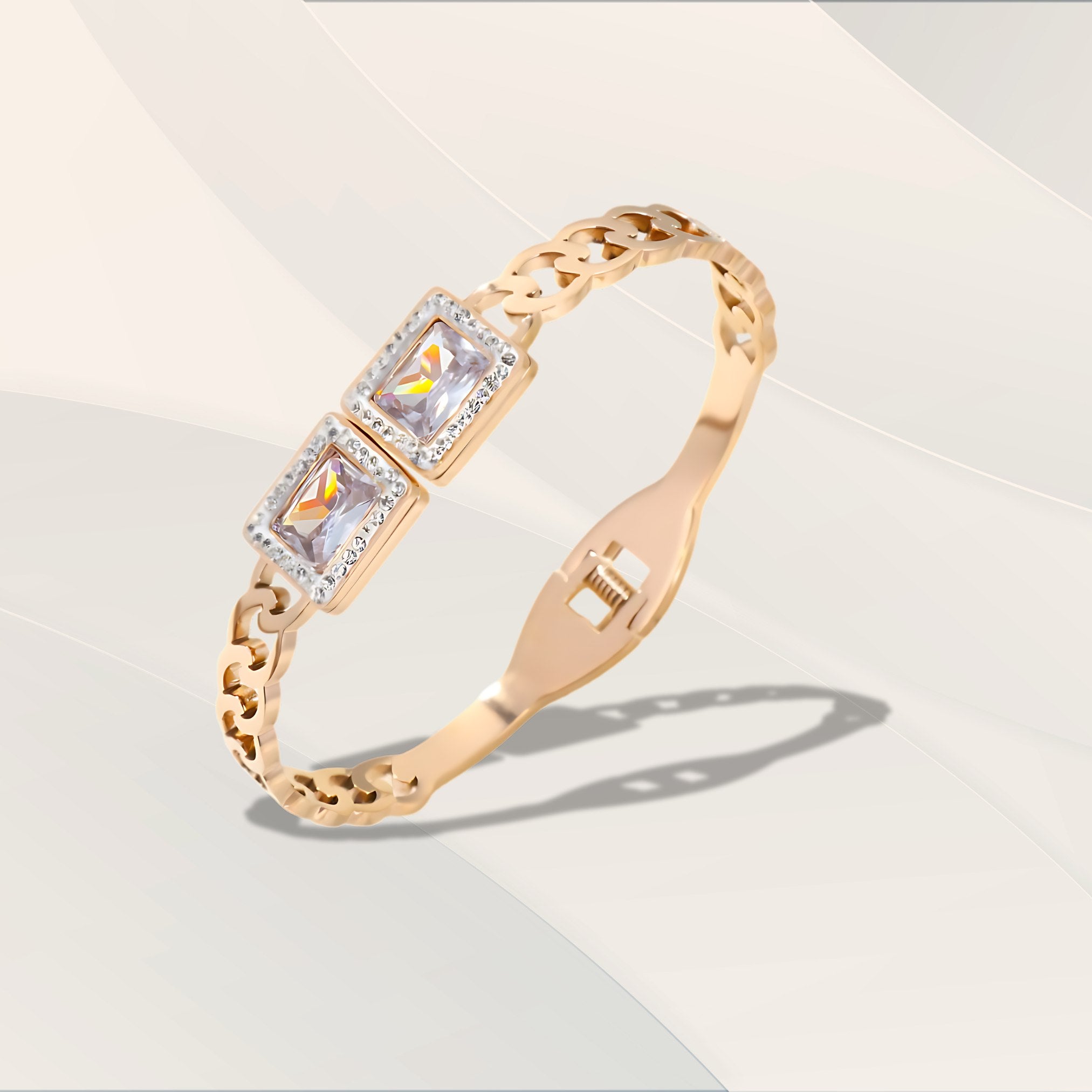 Elegant Gold Bracelet with Diamonds - Platsilgo