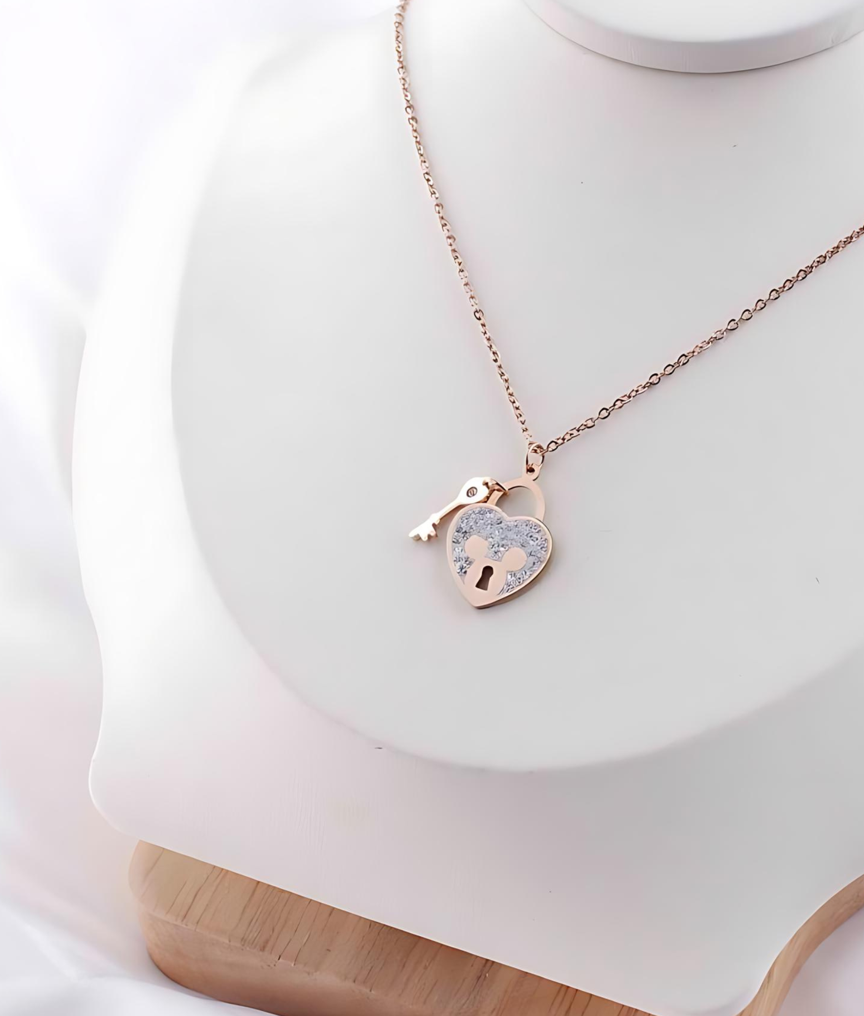 Unlock Your Heart Necklace - Platsilgo