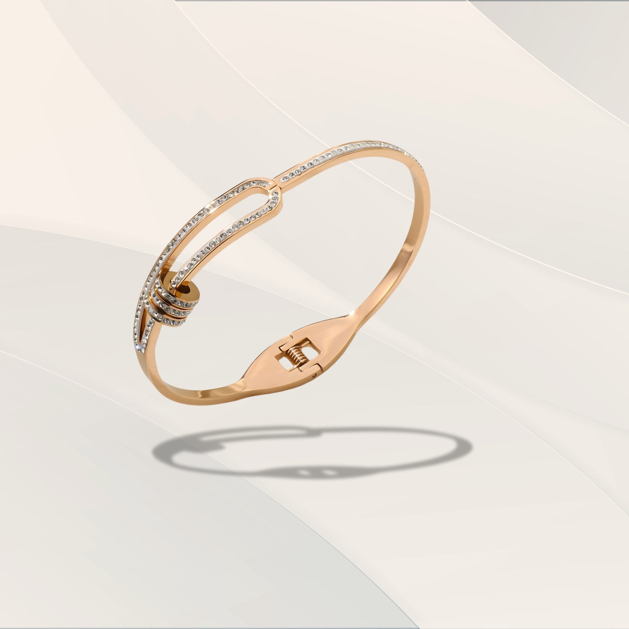 Elegant Gold Tone Bracelet with Diamond Clasp - Platsilgo